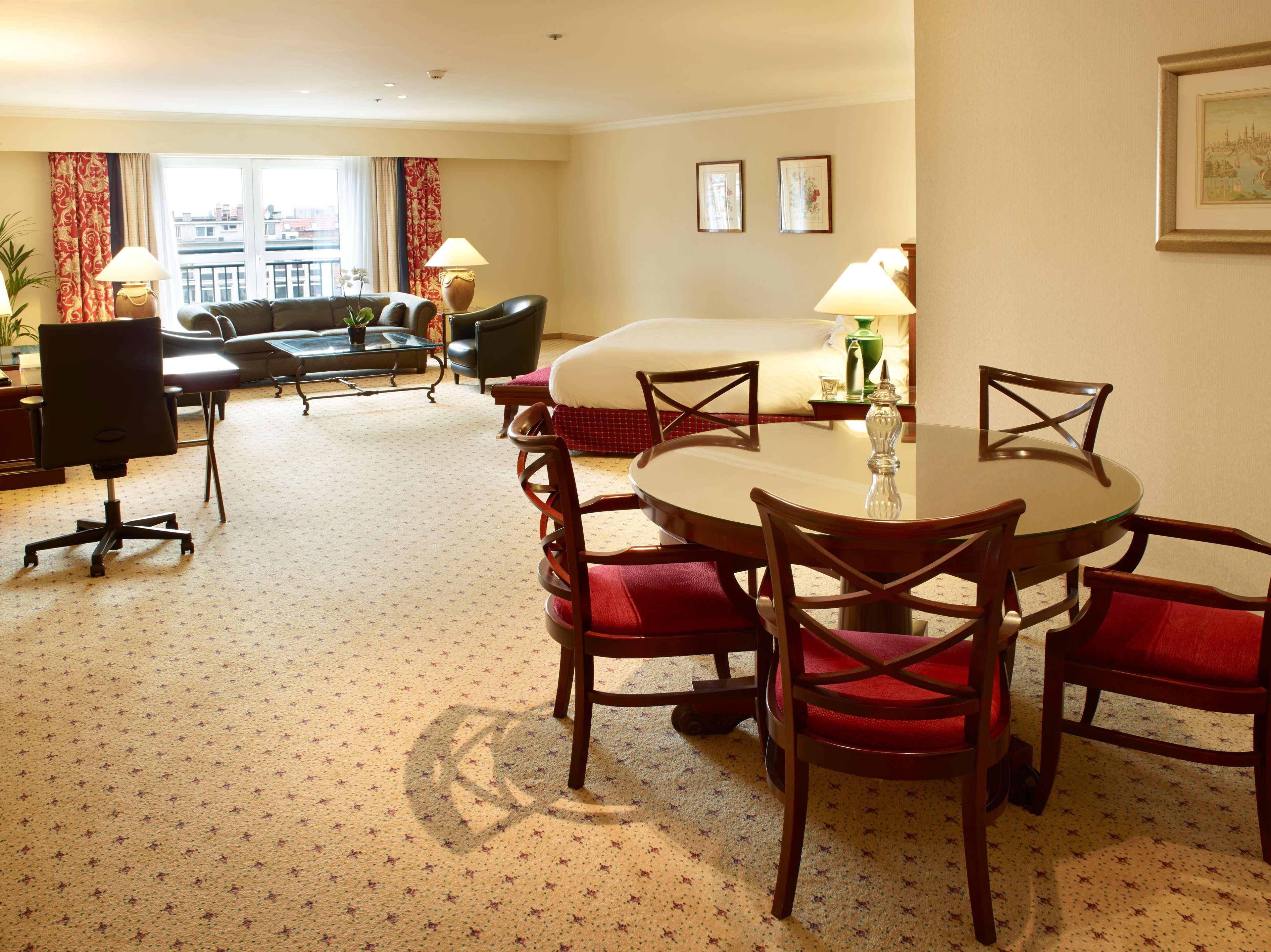 Hilton Antwerp Old Town Hotel Екстериор снимка