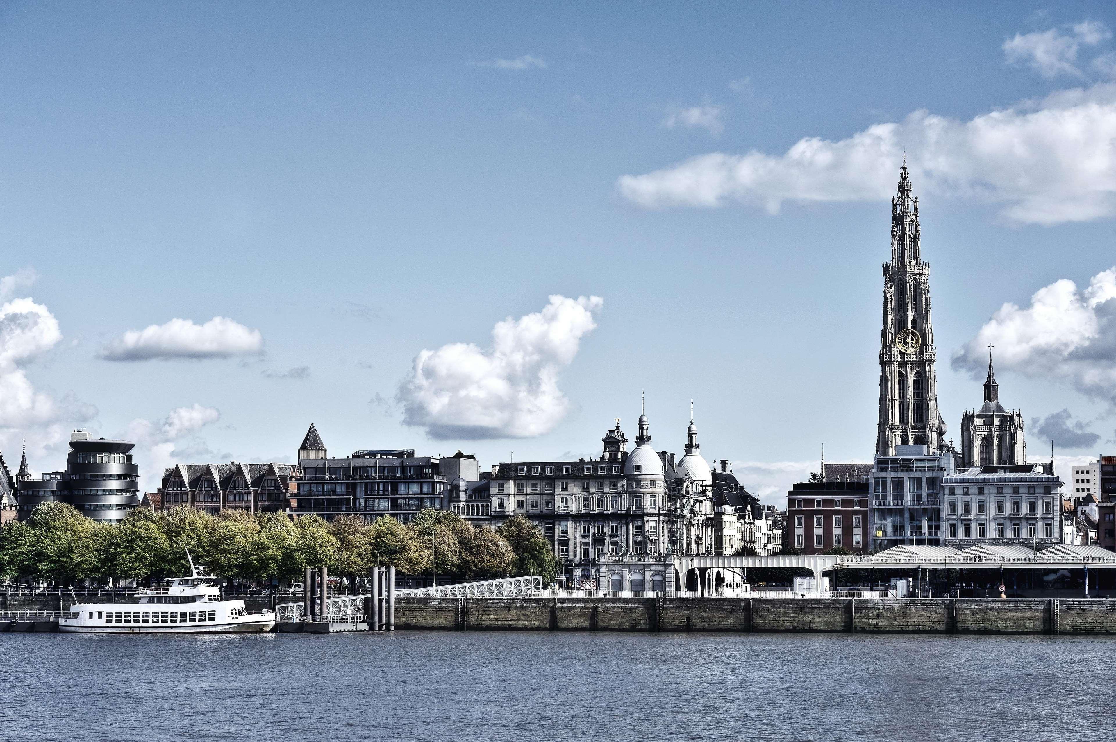 Hilton Antwerp Old Town Hotel Екстериор снимка