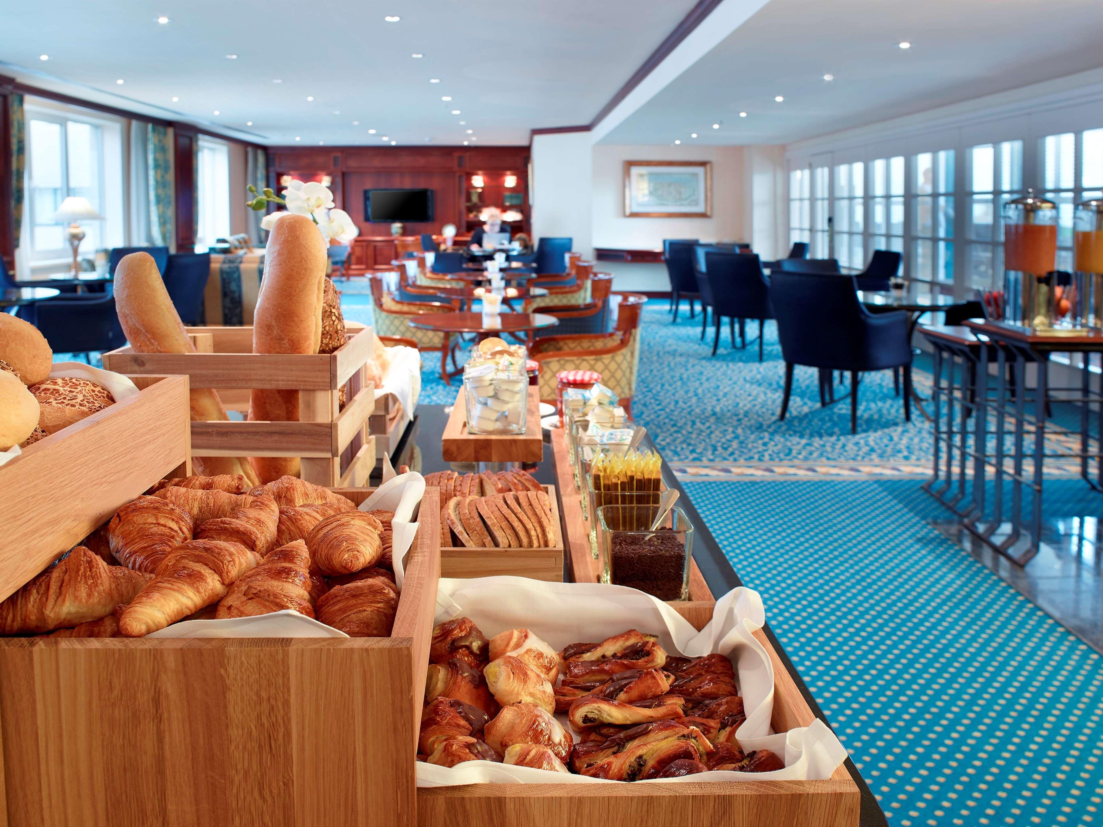 Hilton Antwerp Old Town Hotel Екстериор снимка