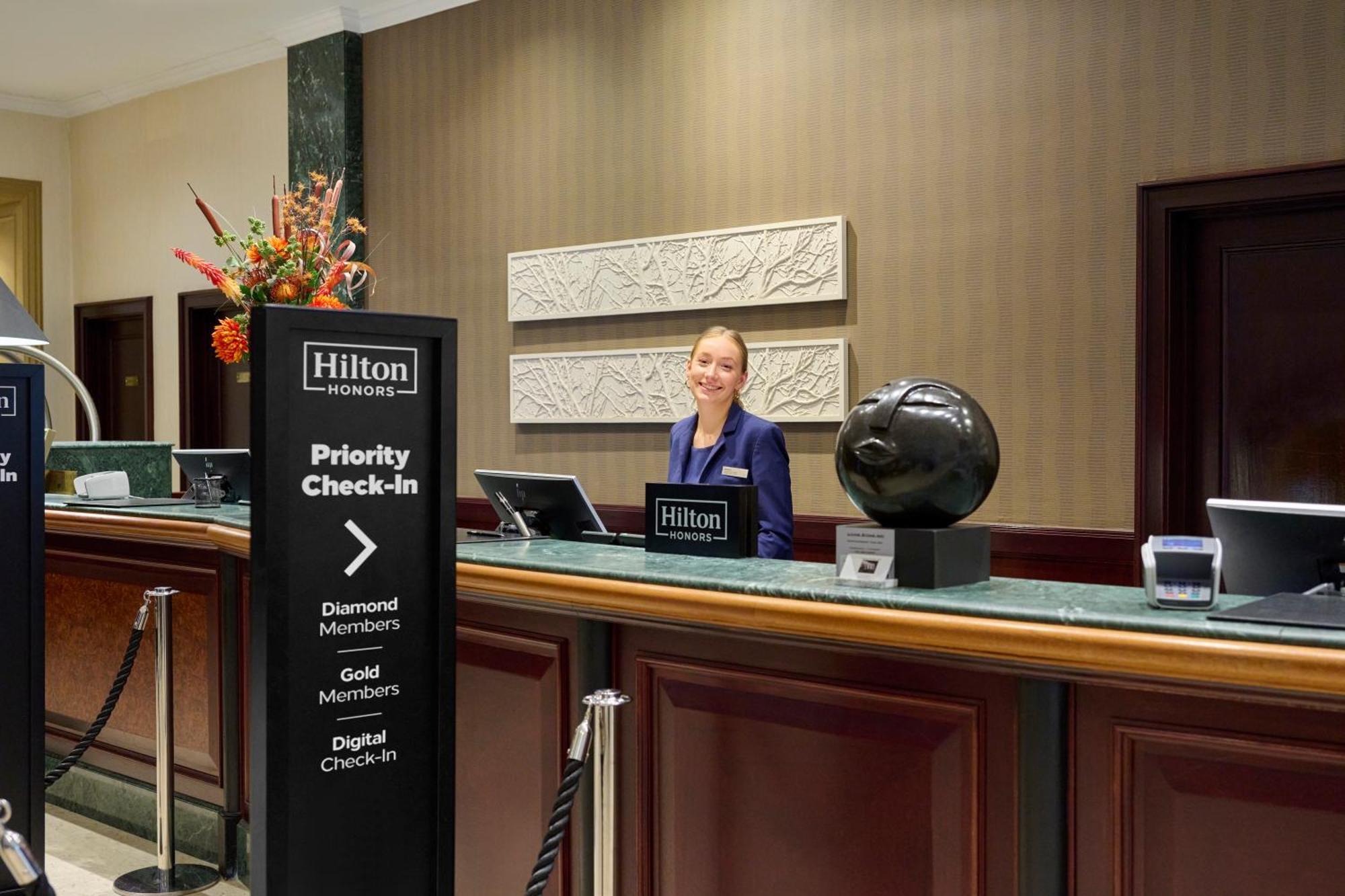 Hilton Antwerp Old Town Hotel Екстериор снимка