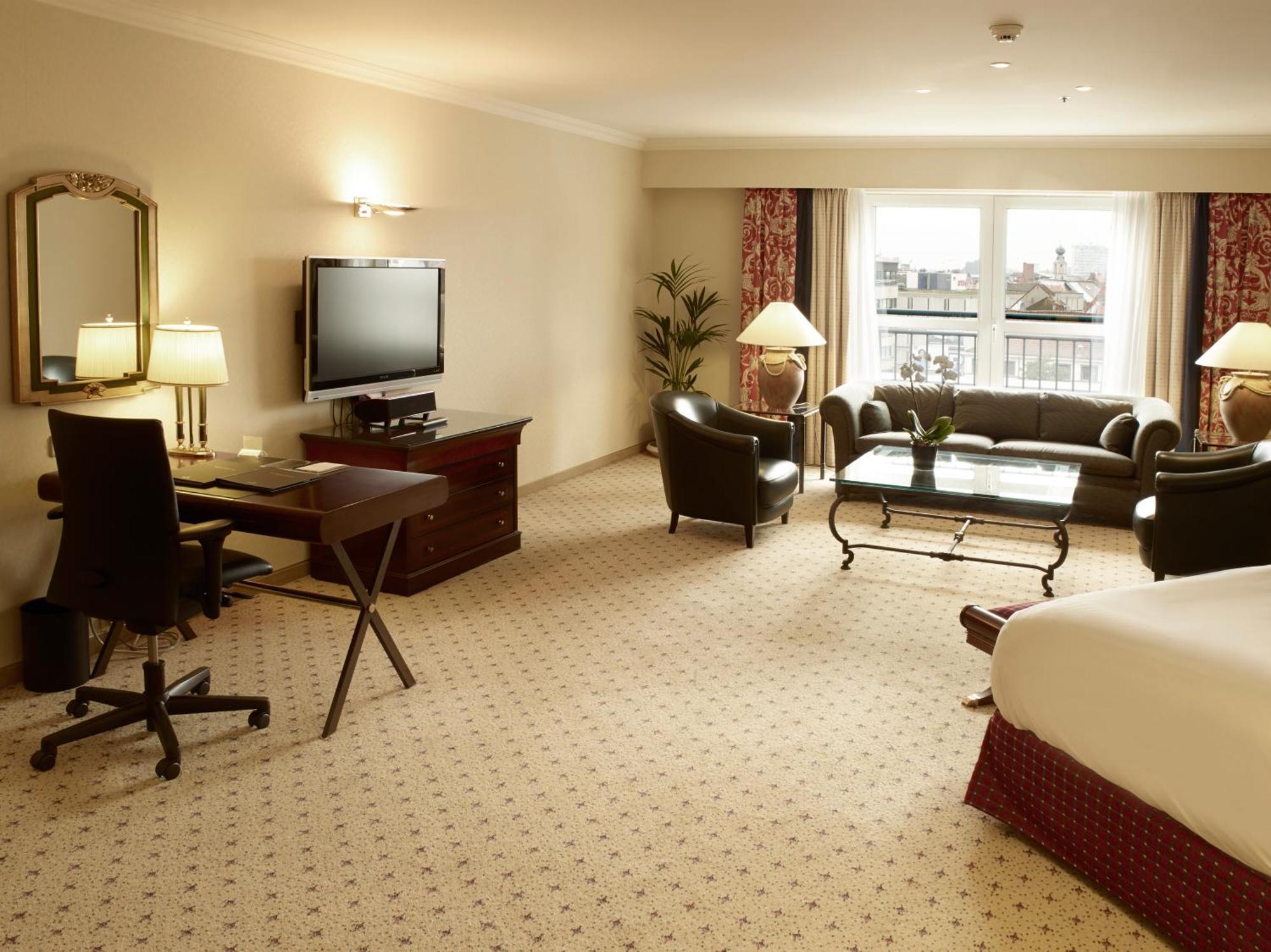 Hilton Antwerp Old Town Hotel Екстериор снимка