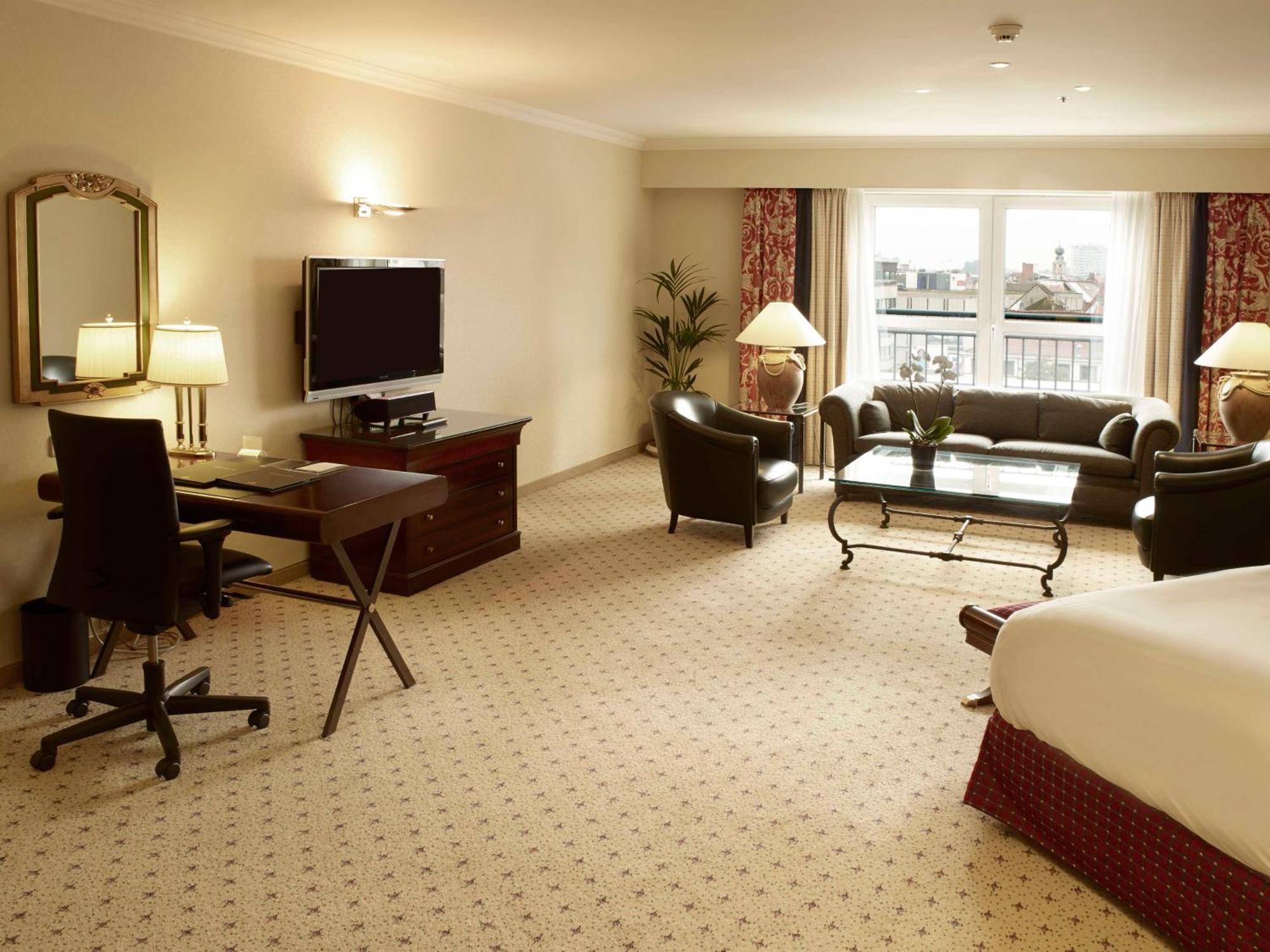 Hilton Antwerp Old Town Hotel Екстериор снимка