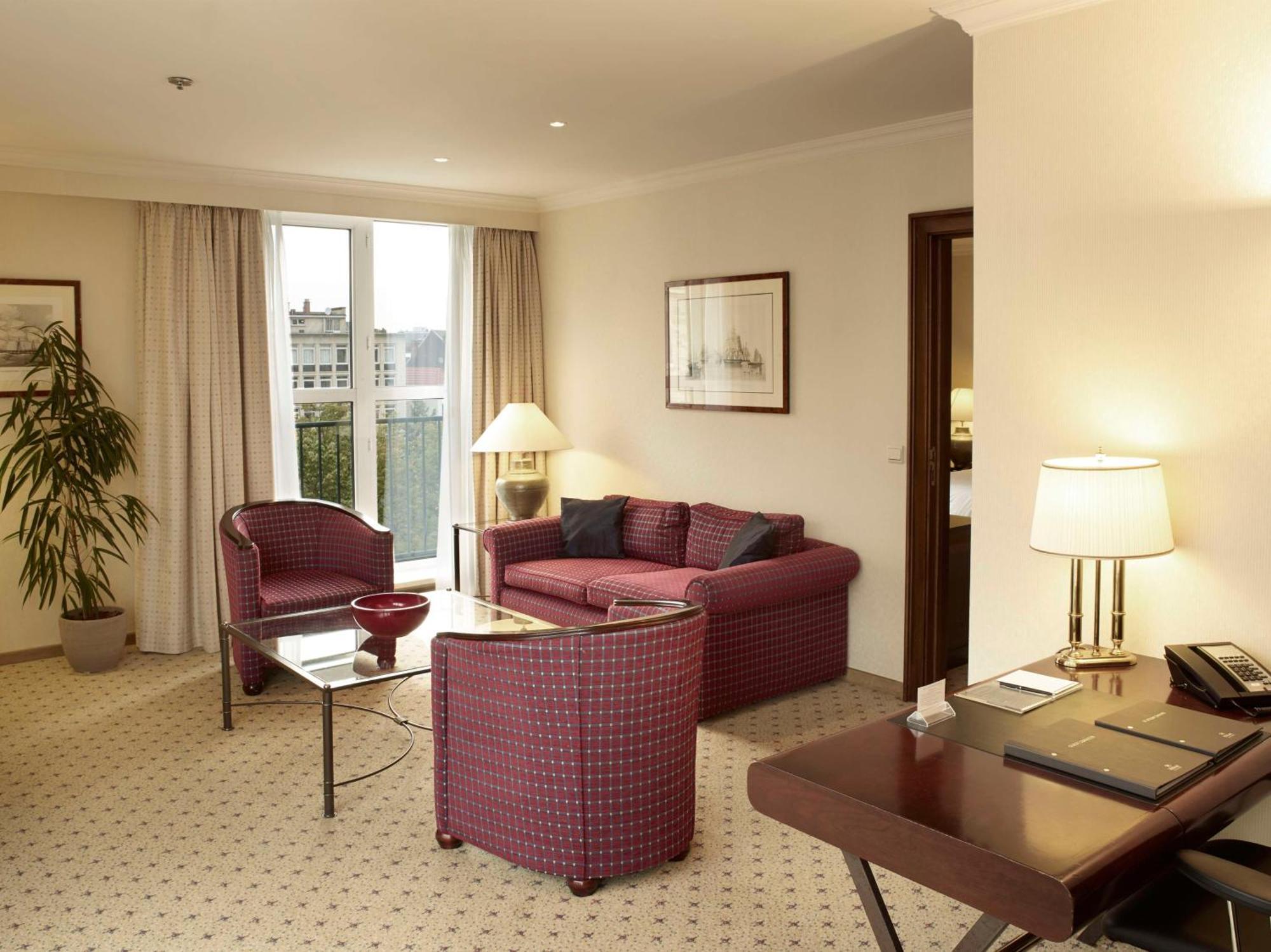 Hilton Antwerp Old Town Hotel Екстериор снимка