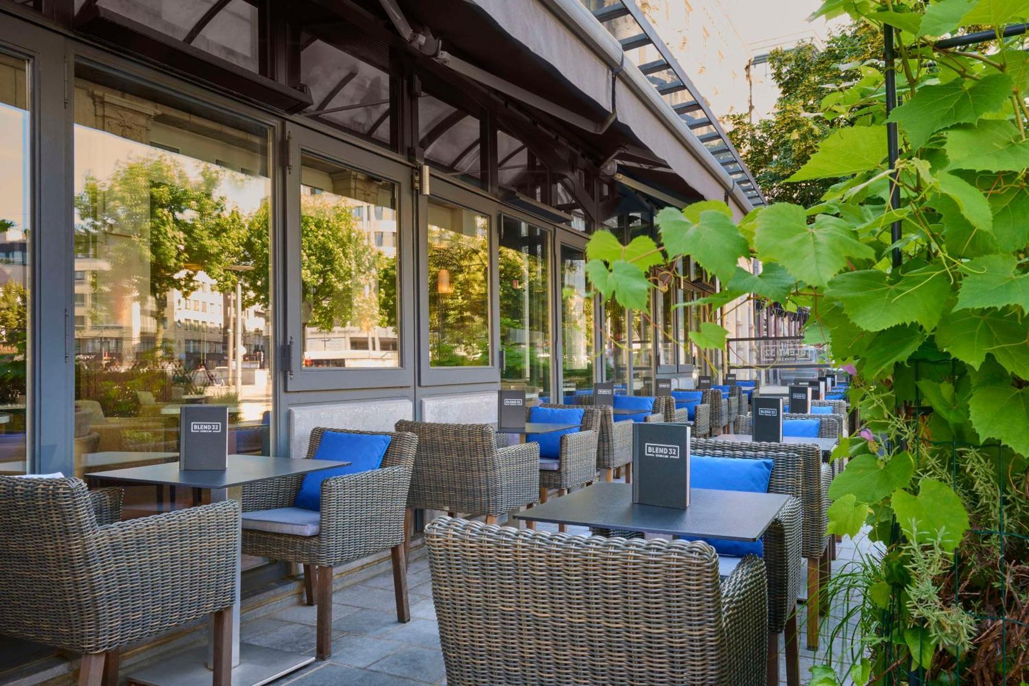 Hilton Antwerp Old Town Hotel Екстериор снимка