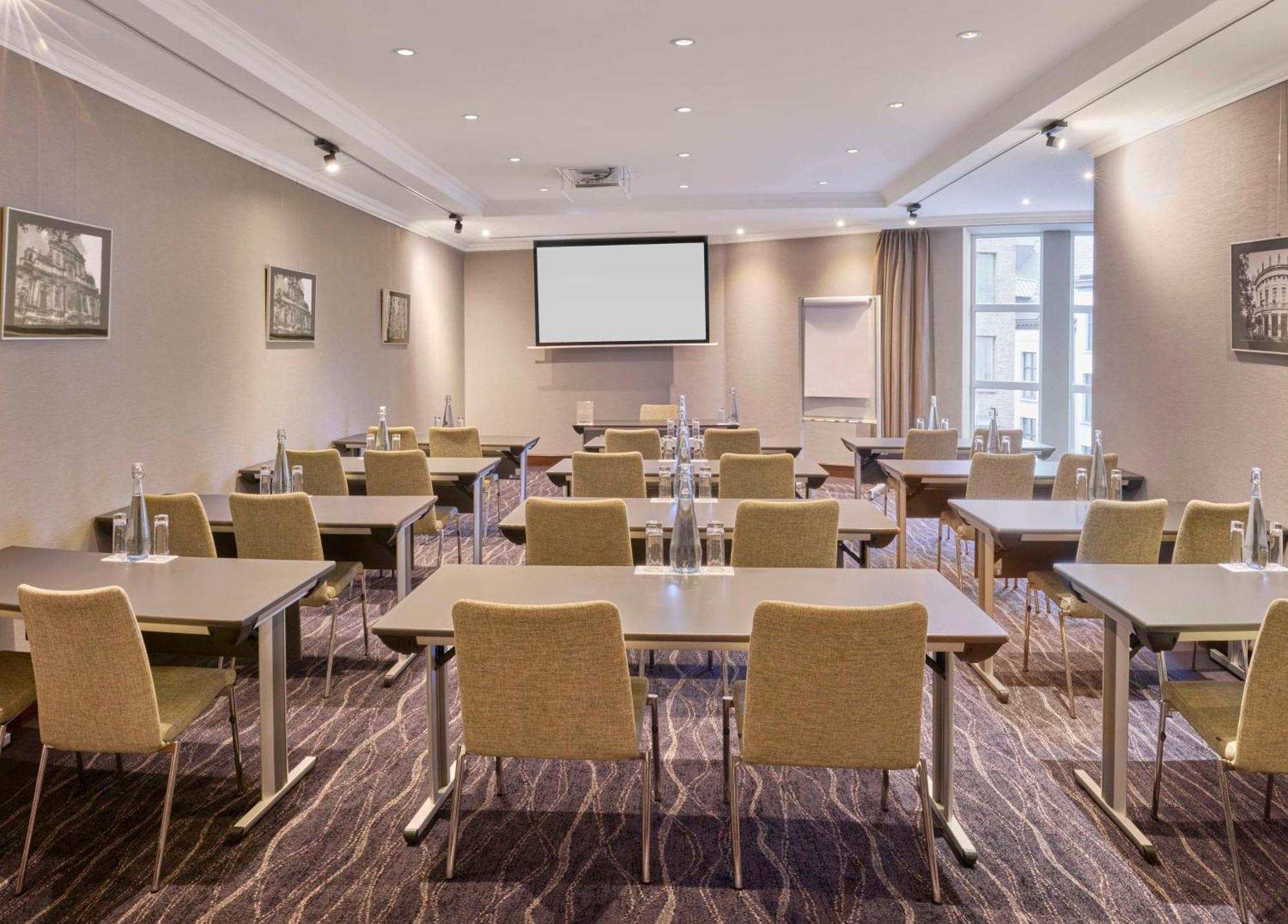 Hilton Antwerp Old Town Hotel Екстериор снимка
